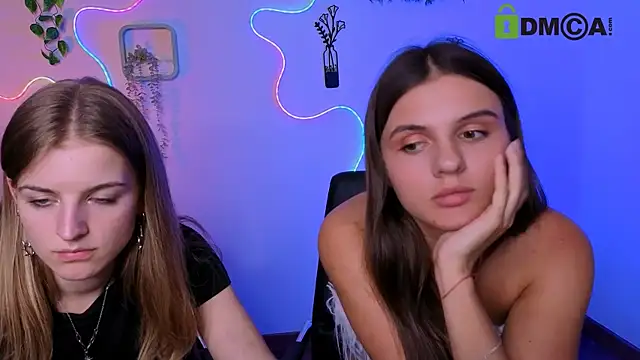 lisa_dark_ webcam