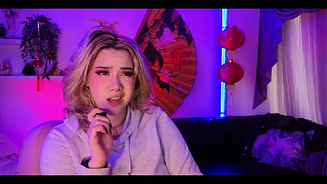 albaismynameX live webcam show