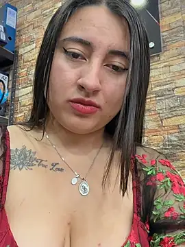 _Sarah-Office1 live webcam show