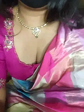 Sravvi499 webcam