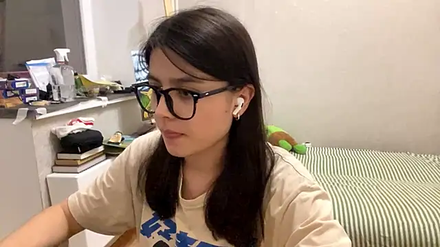 SaintMari live webcam show
