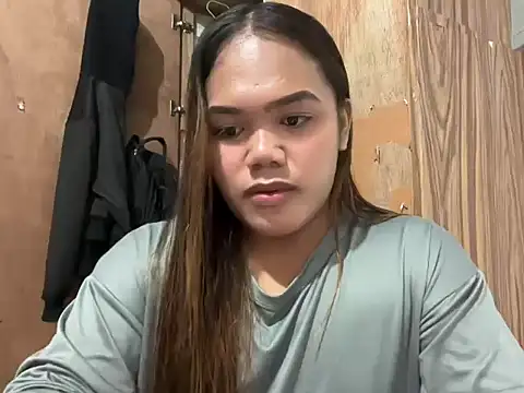 yourhotwild_bella webcam