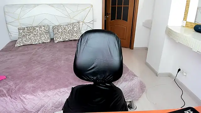 Mila_rosse45 webcam