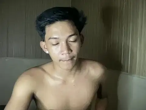 YourcumBoy77 live webcam show