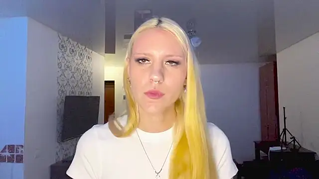 LanaLivee live cam on StripChat