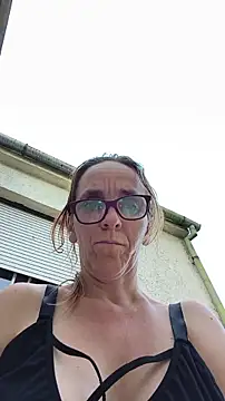 Dettybitch40 live webcam show