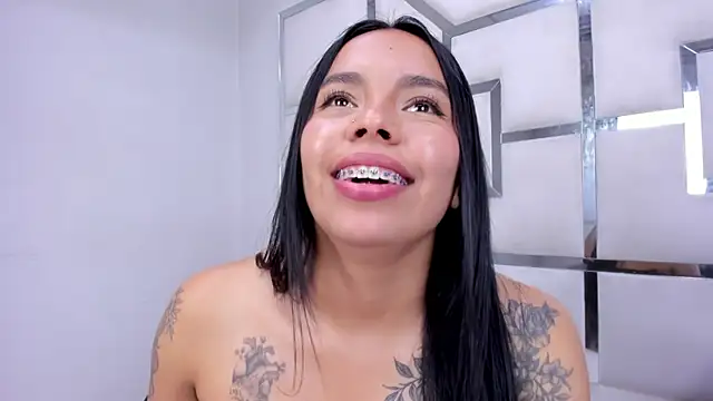 ZoeWan69 live cam on StripChat