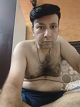 13hornyy webcam