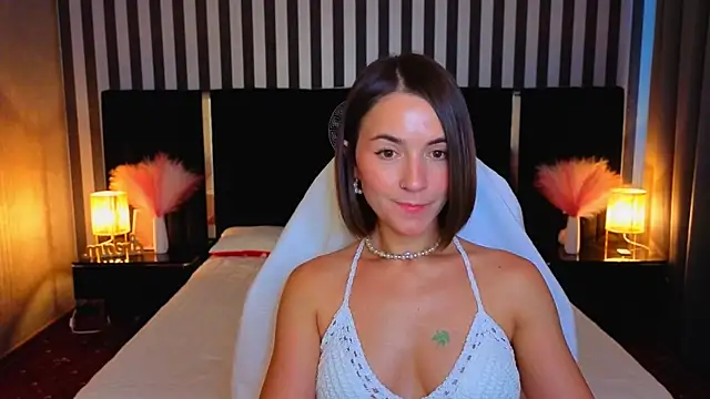GracefulMichelle live cam on StripChat