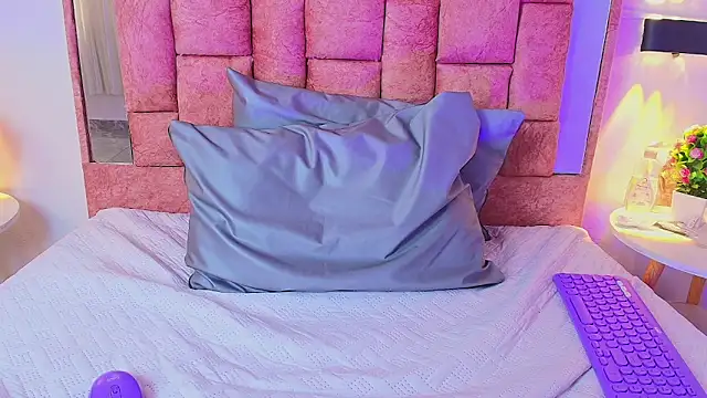 Victoria_1bliiss webcam