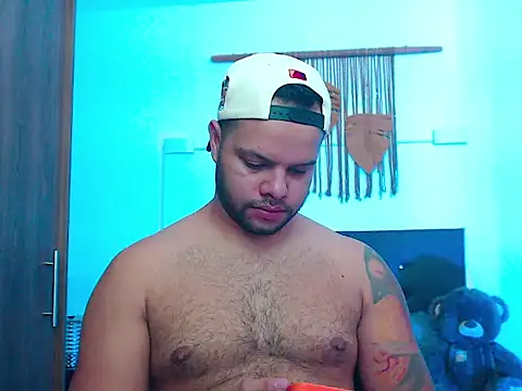 Black_adams_ webcam