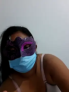 SerenaVale live cam on StripChat