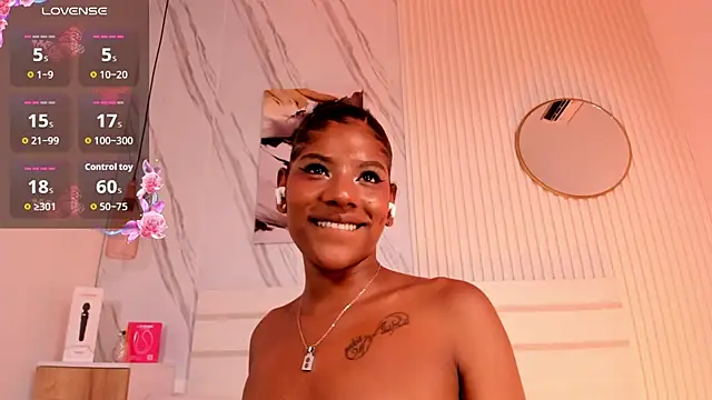 Afro_Luna webcam
