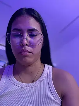 alysson_18 live cam on StripChat
