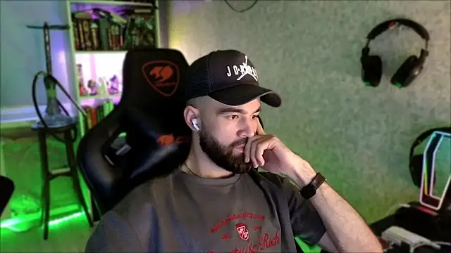 _Serious_Man webcam