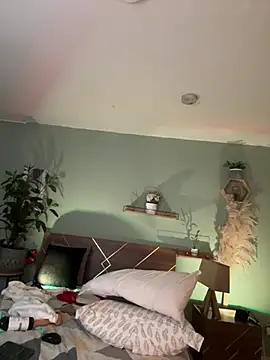 YariRose webcam