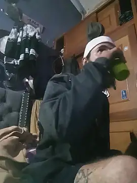 hairy_mannn webcam
