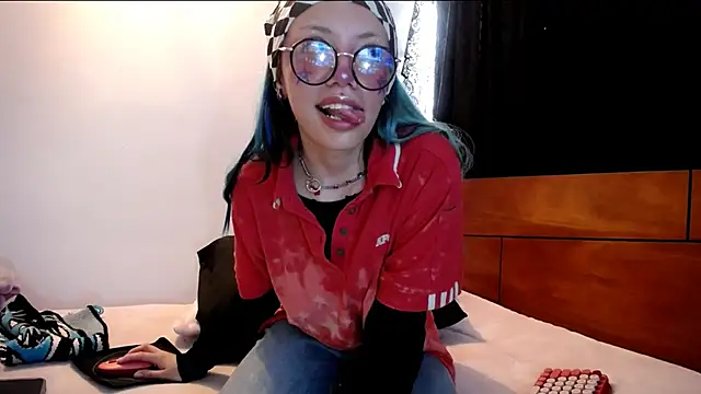 Modella: MARIANADIRTY