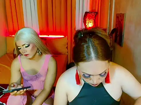 Phenomenal_Shemale webcam
