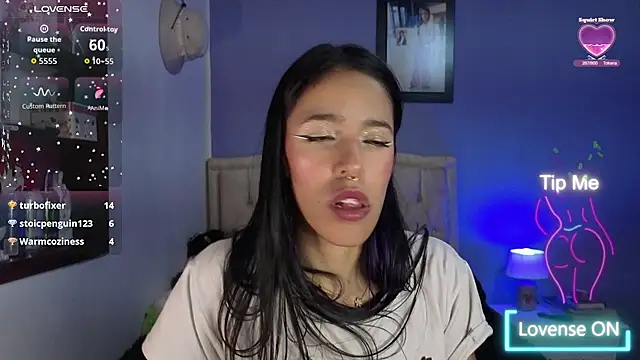 stephania_t live cam on StripChat