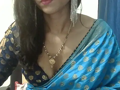 Laila_Cute live cam on StripChat