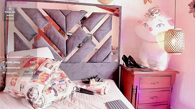 annie_vega17_ webcam