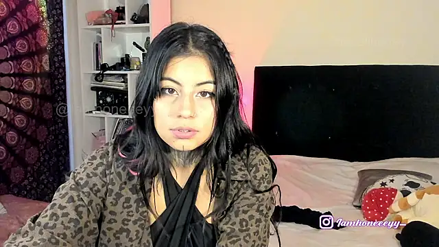 Thedollhoney webcam