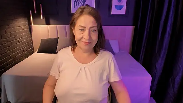 LindaPassionate live webcam show