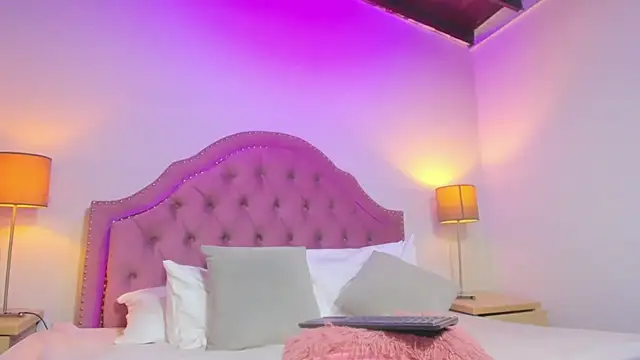 Mia_Culpa live sex cam
