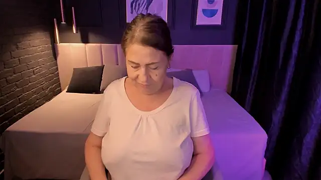LindaPassionate live webcam show