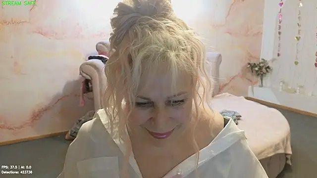 Penelope_Pinky webcam