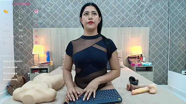 martina_ayala live cam on StripChat