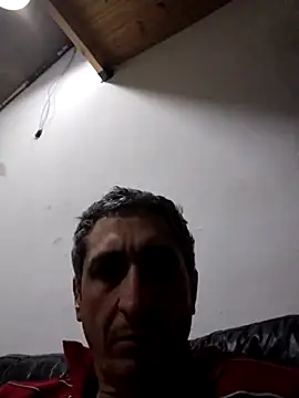 alejandro83bsf (Ask my age) - Paja y leche en vivo