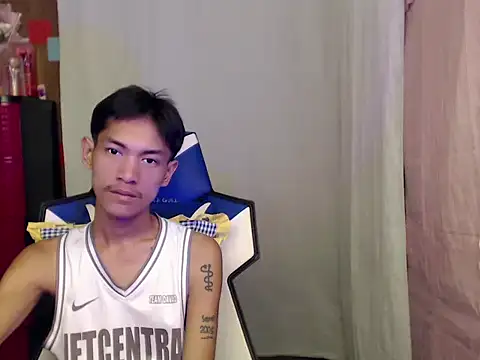 riks_tyler (Ask my age) - reach my goals to get me naked and cum