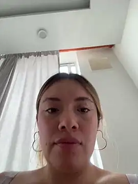 valery_mora webcam