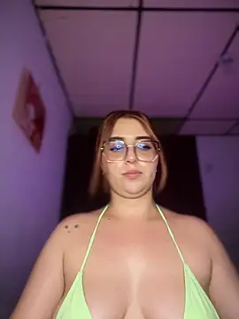 CoraVibes live webcam show