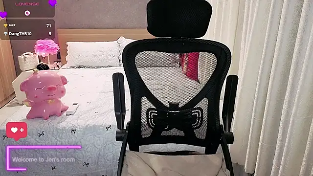 JENNIE-16 live cam on StripChat