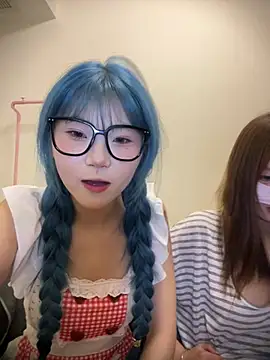 Rocket-Girl live cam on StripChat