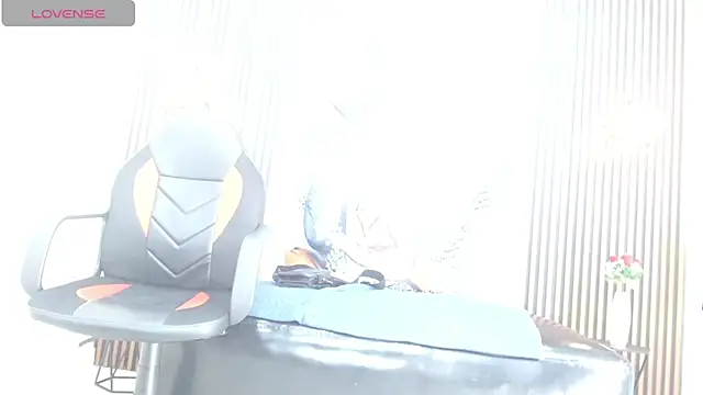 AlejoBussnek live sex cam