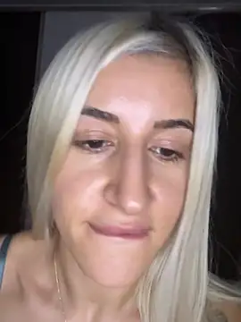 CarlaDesire live webcam show
