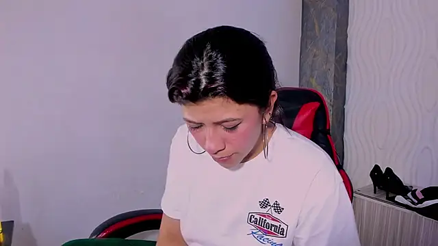 Raven_Rouge_ webcam