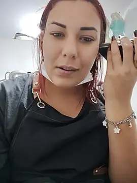 RuivaGiMisteriosa live cam on StripChat
