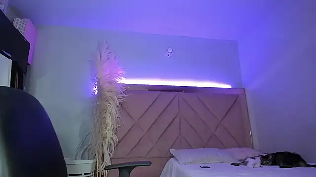 Alanah_connory live cam on StripChat