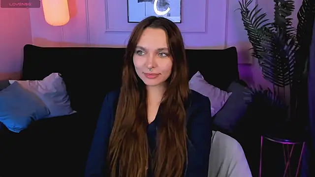 ChloeSunny live cam on StripChat
