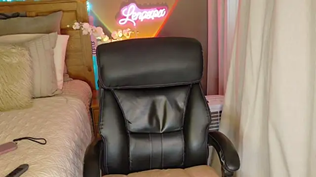 Lenaxox live sex cam