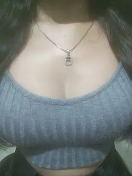 Rosy-Girll live cam on StripChat