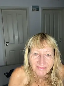 MatureKim webcam