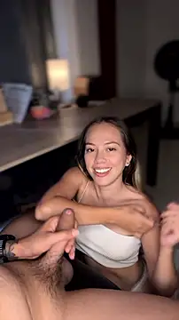 valery_and_Dani_ webcam