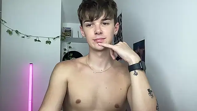 YourMilkyGuy live sex cam