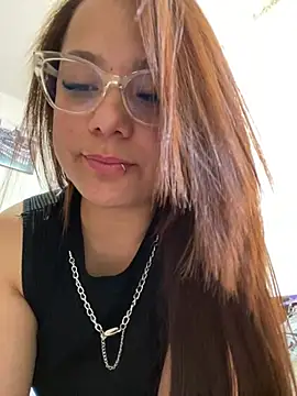 Pretty__Milf live webcam show